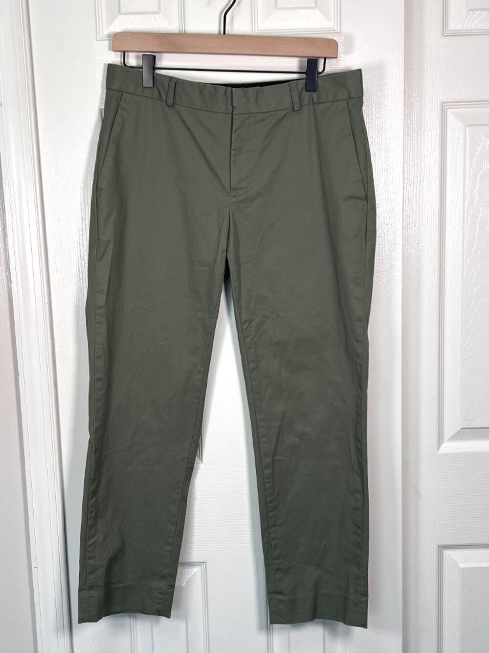 Banana Republic Factory Avery Straight Leg Pant Size 8 Green